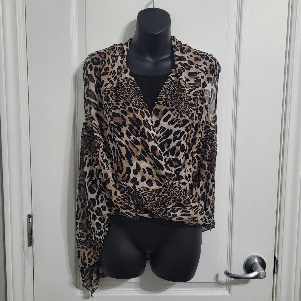 NWOT Le Chateau Leopard Print Sheer Asymmetrical Sleeveless Blouse Sz Med